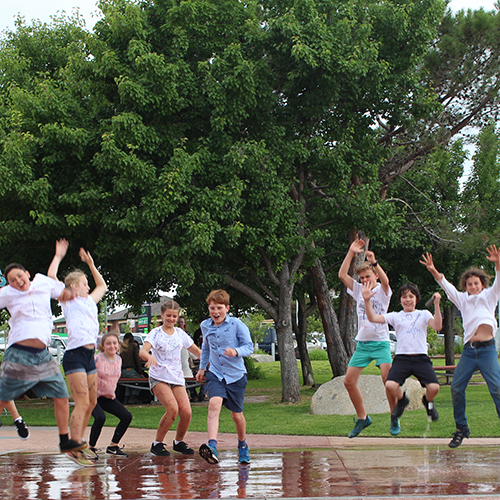 Bega school kids happy to see the Doctor McKee Fountain firing again